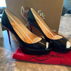 Red bottoms Christian Louboutin Very Prive NEW 38
